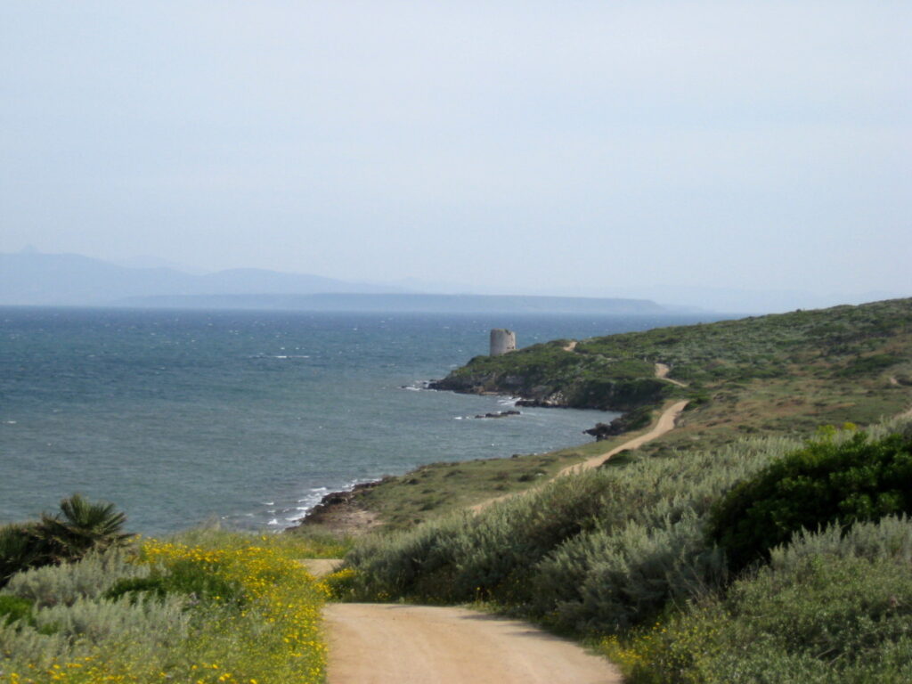 Torre-costiera-vecchia-di-Capo-San-Marco-Cabras-Sardegna-1